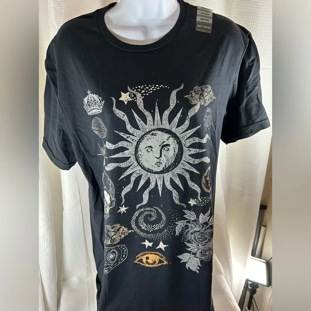 Hot topic Gothic , celestial short sleeve tee shirt black color - Picture 1 of 3